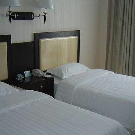June Hotel Чанчун Екстериор снимка