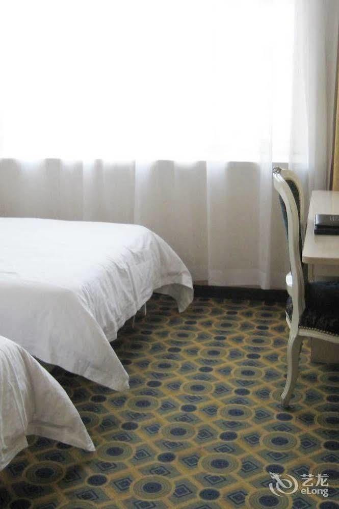 June Hotel Чанчун Екстериор снимка