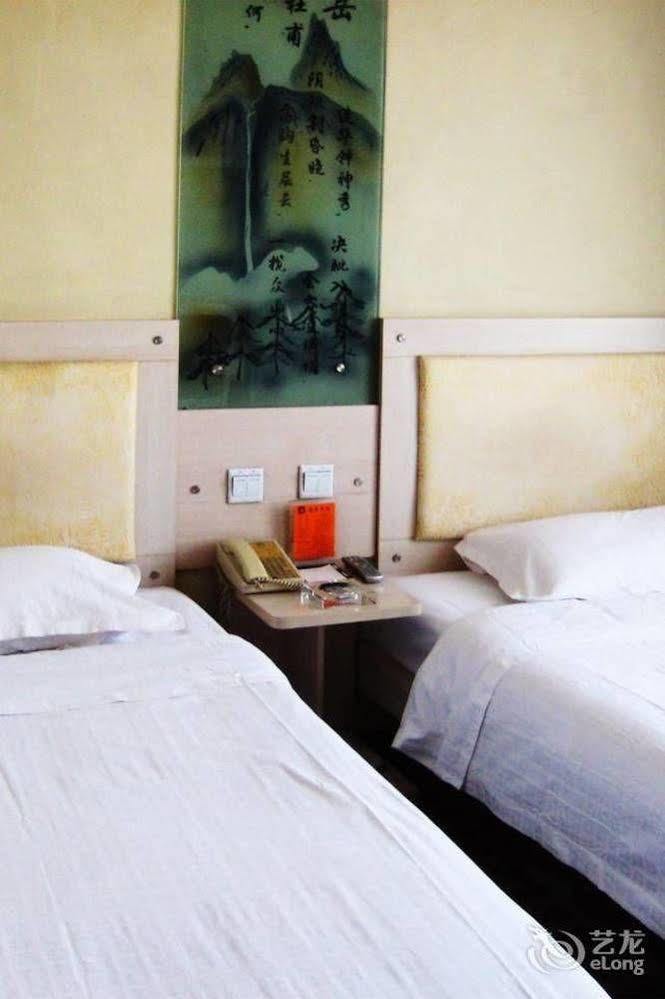 June Hotel Чанчун Екстериор снимка