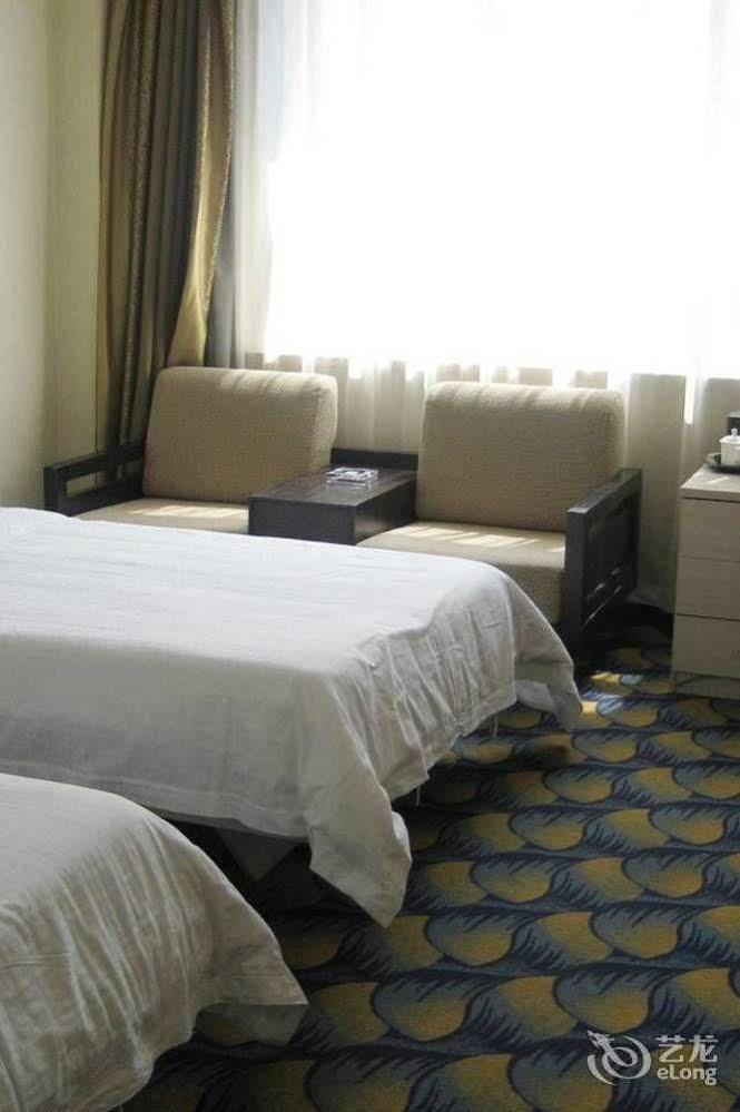 June Hotel Чанчун Екстериор снимка