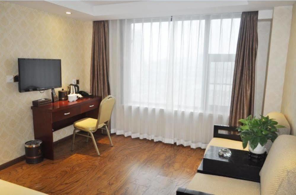 June Hotel Чанчун Екстериор снимка